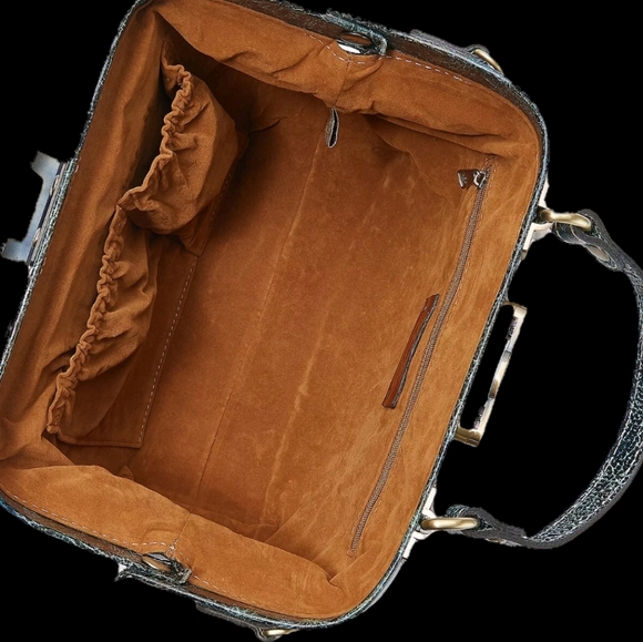 NWT Patricia Nash Gracchi Frame Satchel Black Tooled Floral Leather Crossbody - Picture 11 of 14